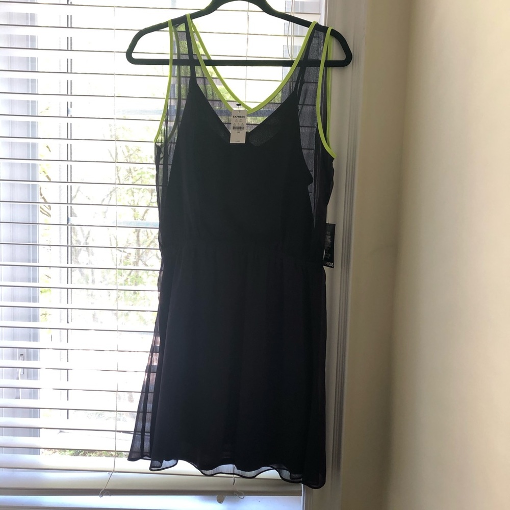 Express Purple Vneck Sleeveless Chiffon Size L NWT